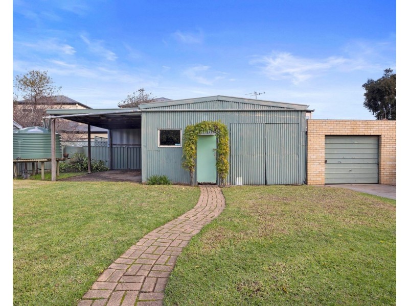 11 Bosquet Street, White Hills VIC 3550