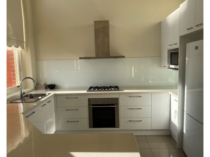 4/202 St. Aidans Road, Kennington VIC 3550