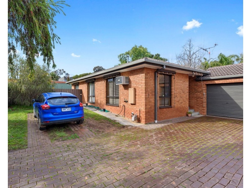 2/27 Woodbury Street, Strathdale VIC 3550