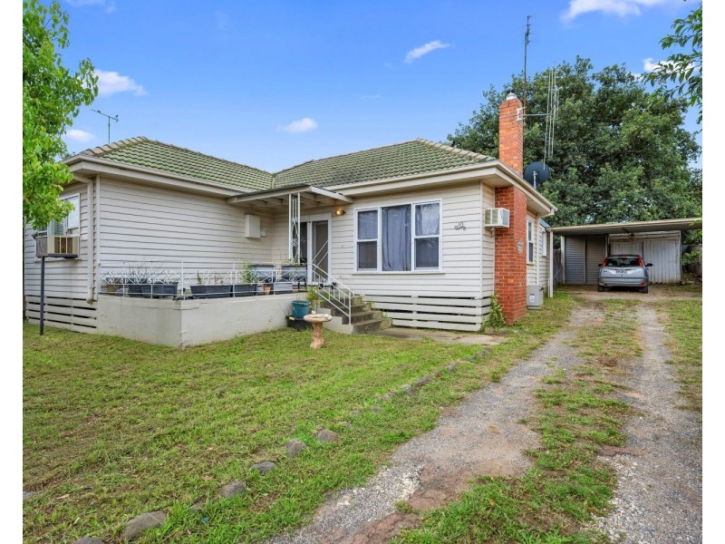 10 Symonds Street, Golden Square VIC 3555