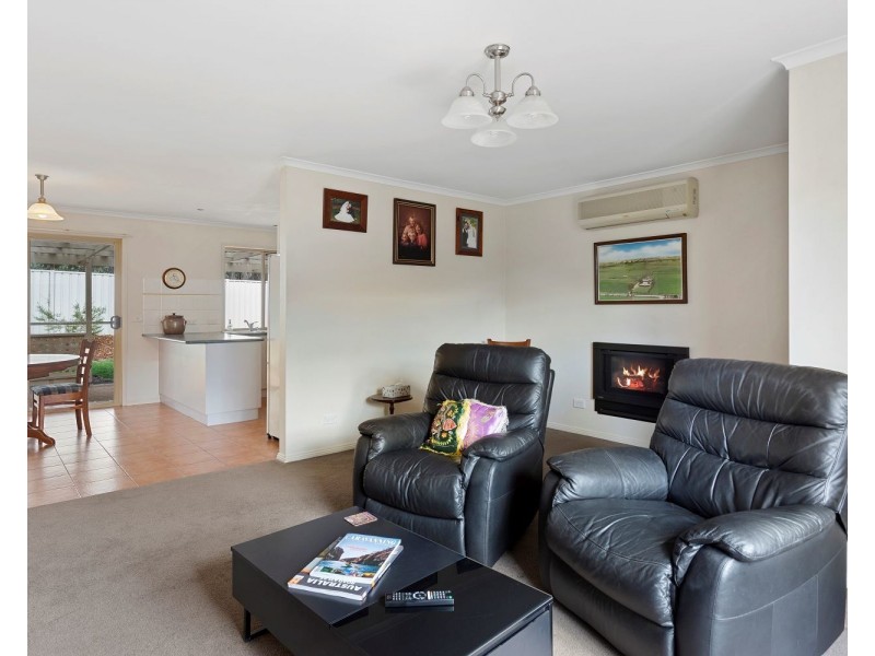 13B Grevillea Avenue, Kangaroo Flat VIC 3555