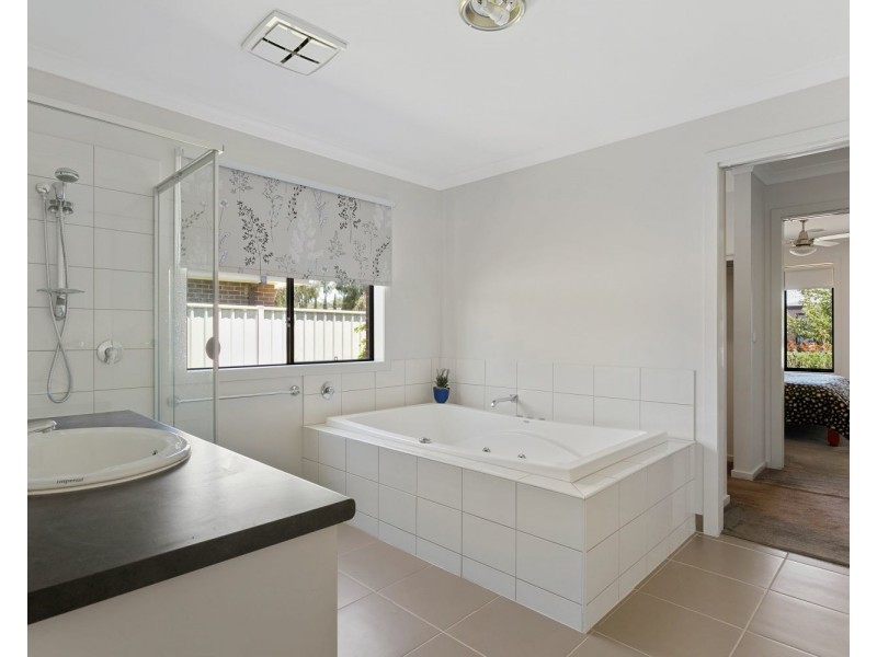 2 O’Neill Court, Epsom VIC 3551