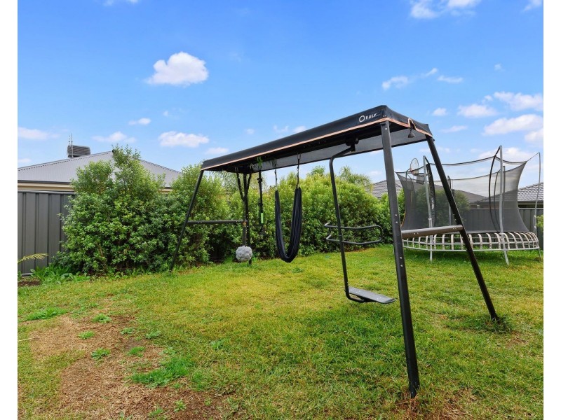 16 Hyatt Road, Huntly VIC 3551