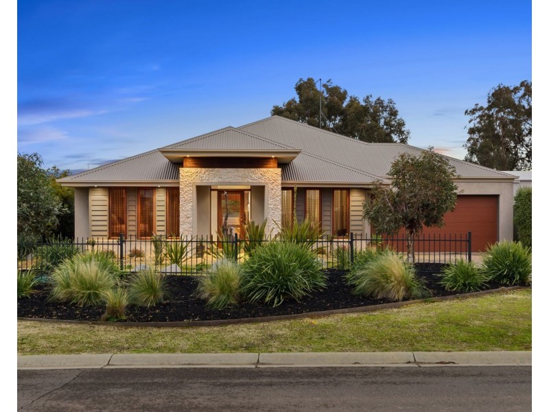 17 Duncan Court, Junortoun VIC 3551