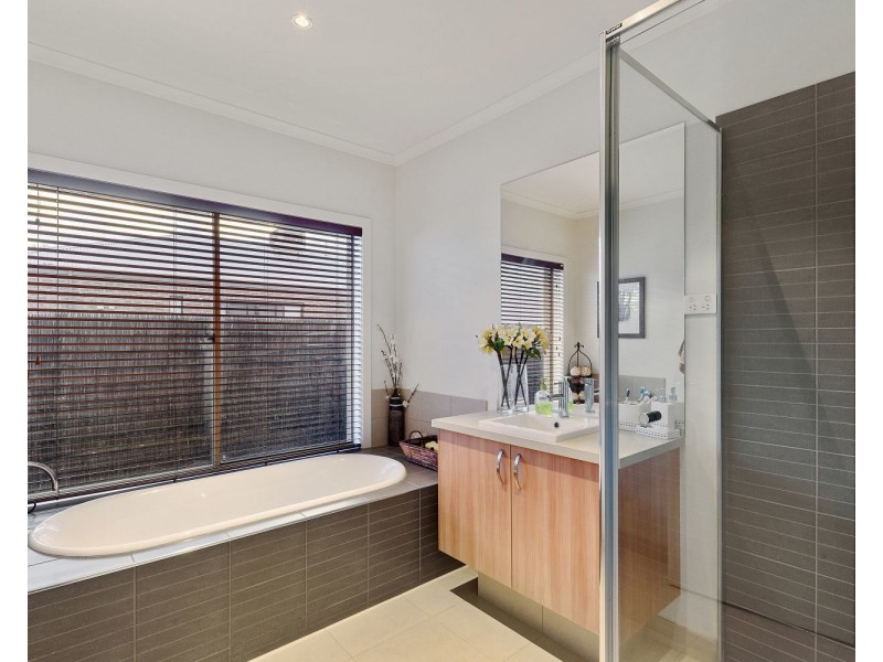 17 Duncan Court, Junortoun VIC 3551