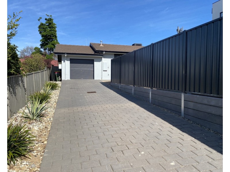 1/2 Roslyn Court, Kennington VIC 3550