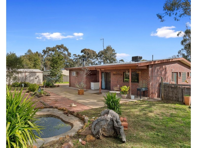 696 Midland Highway, Huntly VIC 3551