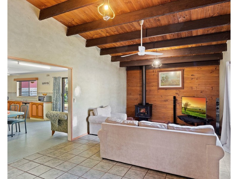 696 Midland Highway, Huntly VIC 3551