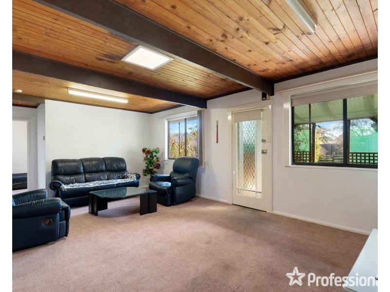 207 Jobs Gully Road, Eaglehawk VIC 3556