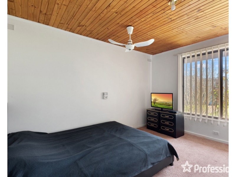 207 Jobs Gully Road, Eaglehawk VIC 3556