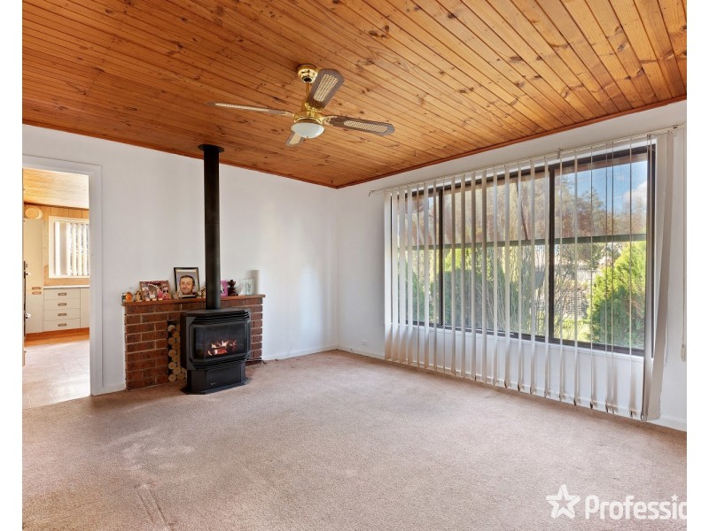 207 Jobs Gully Road, Eaglehawk VIC 3556