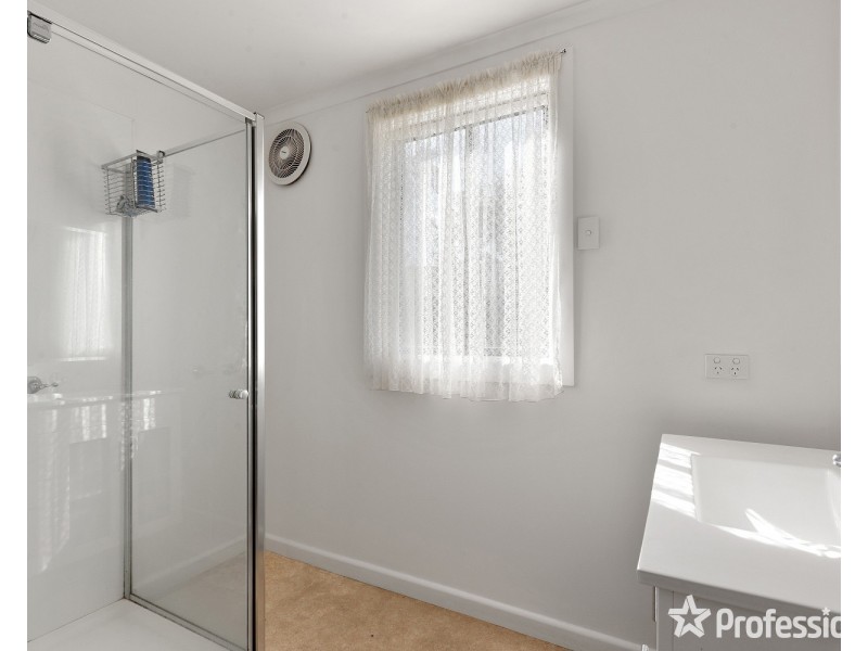 207 Jobs Gully Road, Eaglehawk VIC 3556