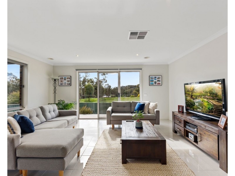 8 Everlasting Rise, Kangaroo Flat VIC 3555