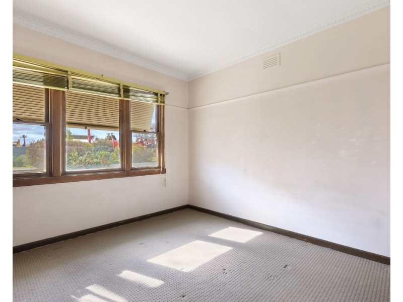 1 Ash Street, Golden Square VIC 3555