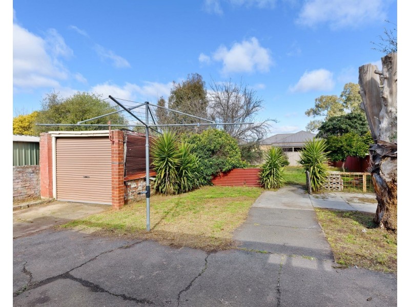 1 Ash Street, Golden Square VIC 3555