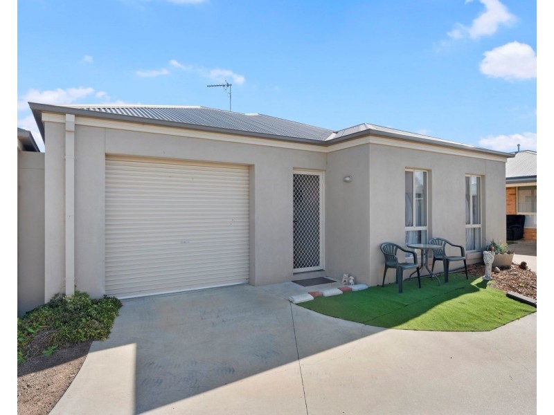 4/15 Nelson Street, California Gully VIC 3556