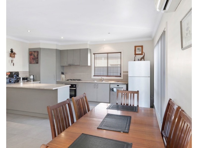 4/15 Nelson Street, California Gully VIC 3556