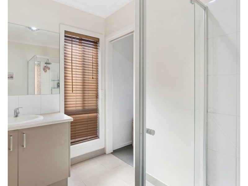 4/15 Nelson Street, California Gully VIC 3556