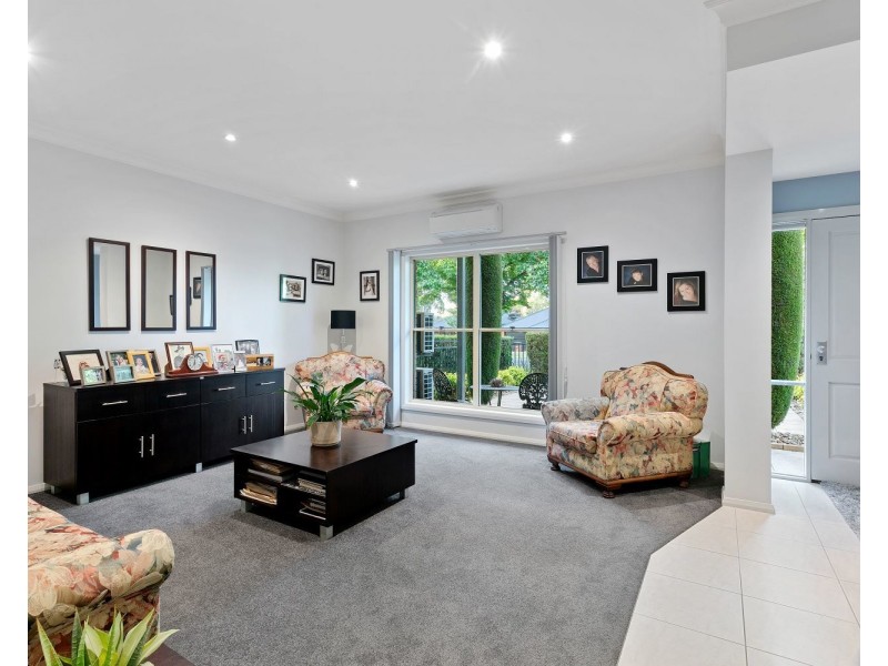 25 Miller Street, Flora Hill VIC 3550