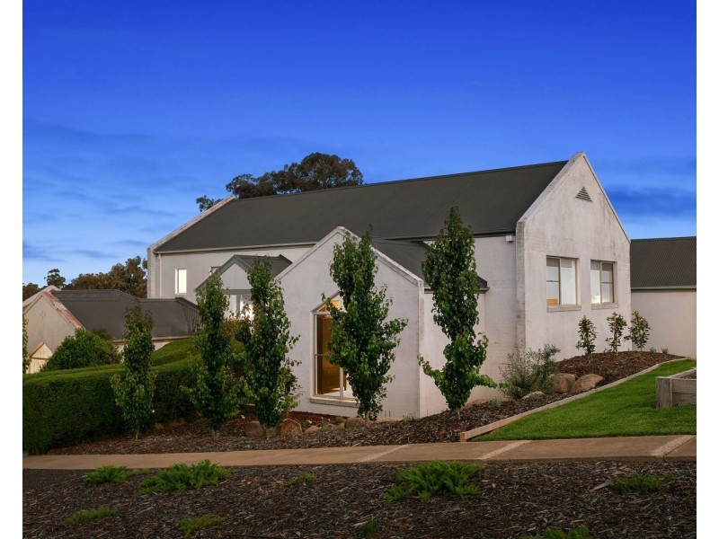 8 Stringybark Court, Strathdale VIC 3550