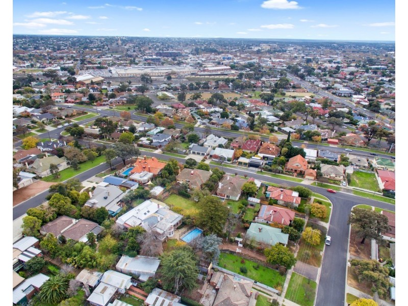 6 Echuca Street, Quarry Hill VIC 3550