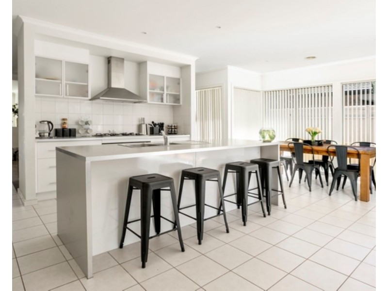 17  Cooba Drive, Epsom VIC 3551