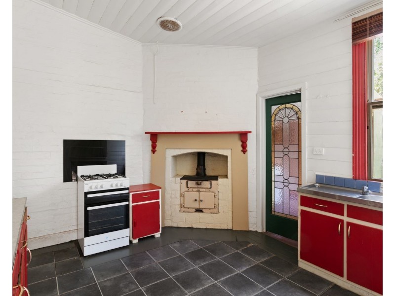 63 Gladstone Street, Quarry Hill VIC 3550