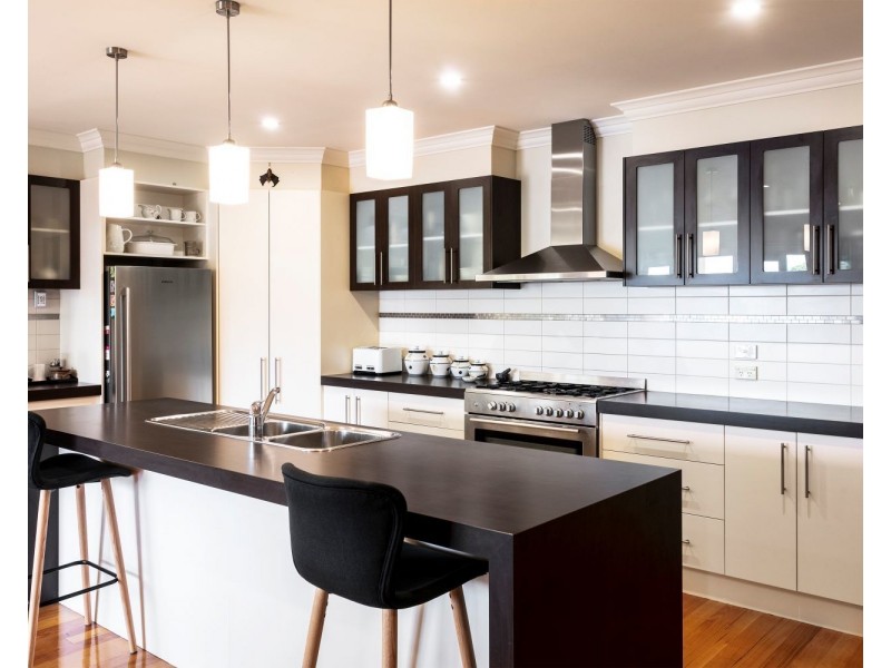 94 Queen, Kangaroo Flat VIC 3555