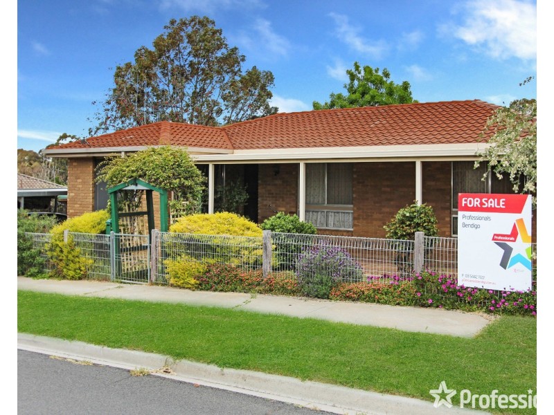 15 Waugh Street, Kangaroo Flat VIC 3555