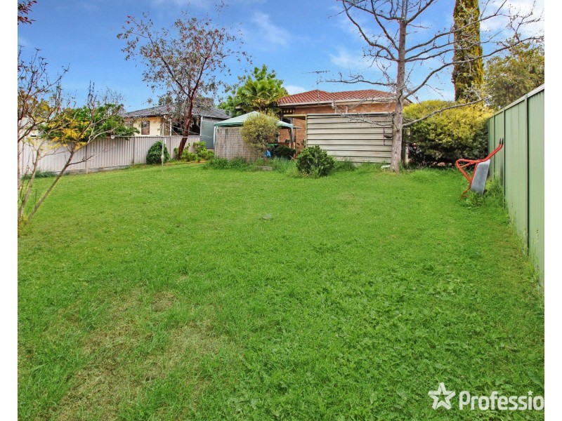 15 Waugh Street, Kangaroo Flat VIC 3555