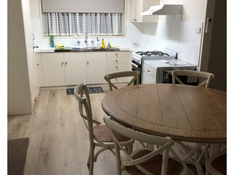 15 Waugh Street, Kangaroo Flat VIC 3555