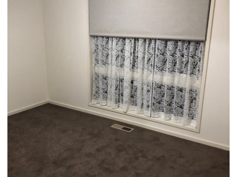 15 Waugh Street, Kangaroo Flat VIC 3555