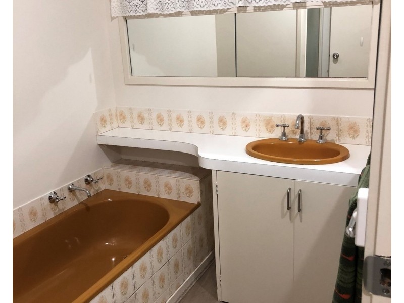 15 Waugh Street, Kangaroo Flat VIC 3555