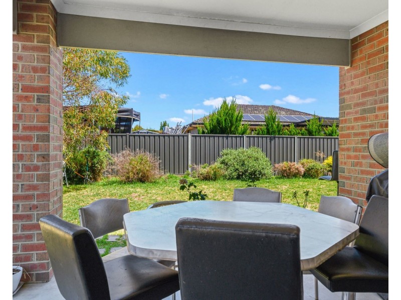 79 Greenfield Drive, Epsom VIC 3551