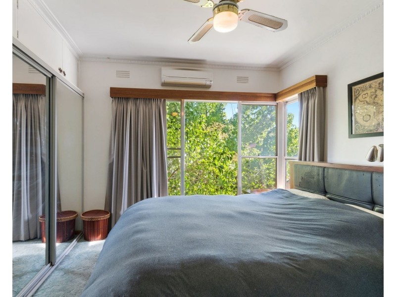 4 Ingleton Street West, Long Gully VIC 3550