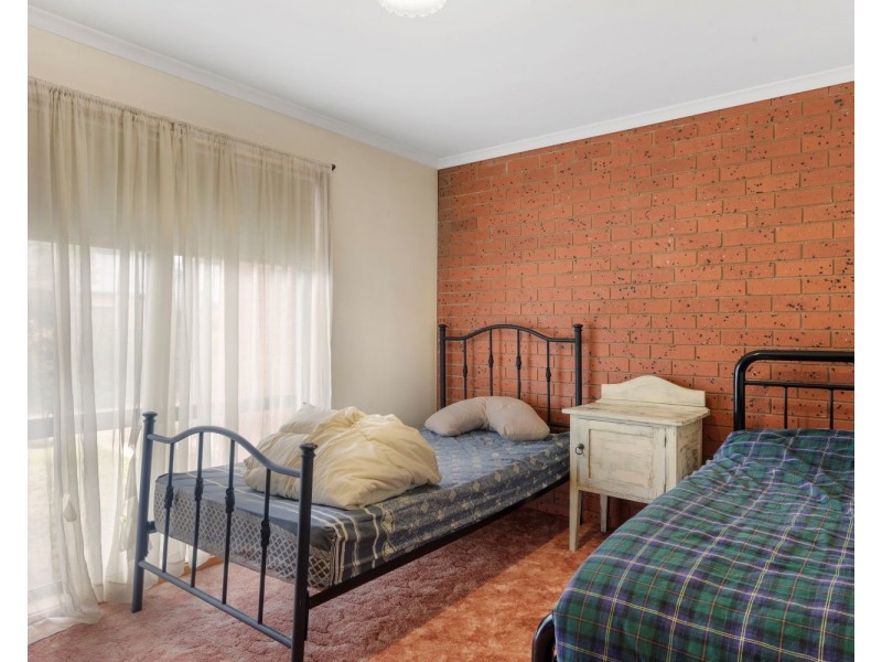 1,2,3 & 4/6  Wolstencroft Street, Flora Hill VIC 3550