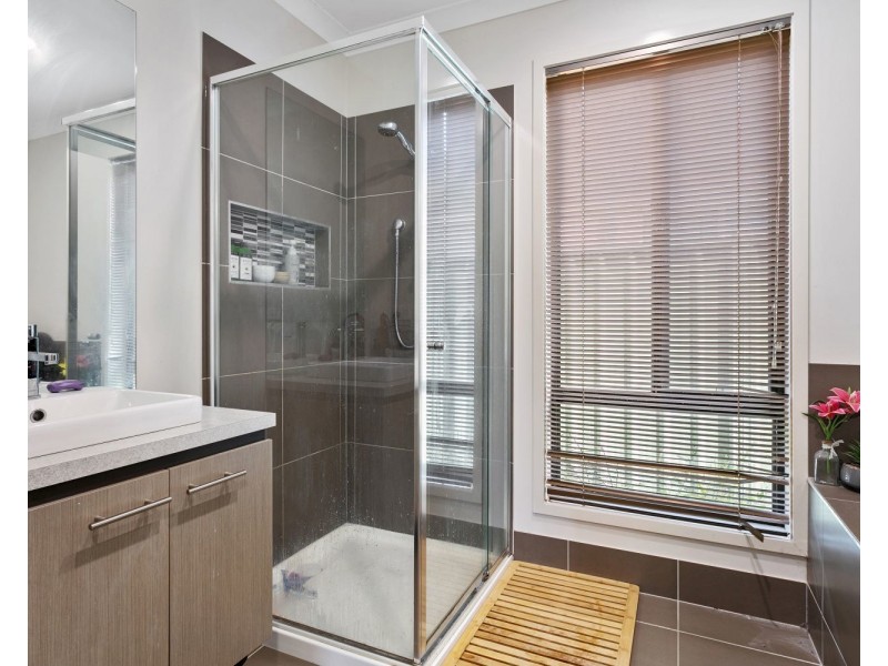 8 Gladeville Drive, Eaglehawk VIC 3556