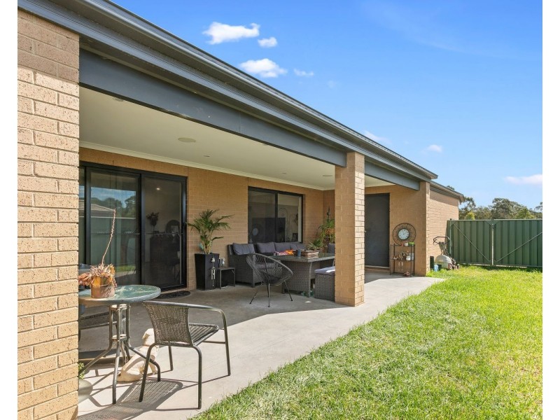 8 Gladeville Drive, Eaglehawk VIC 3556
