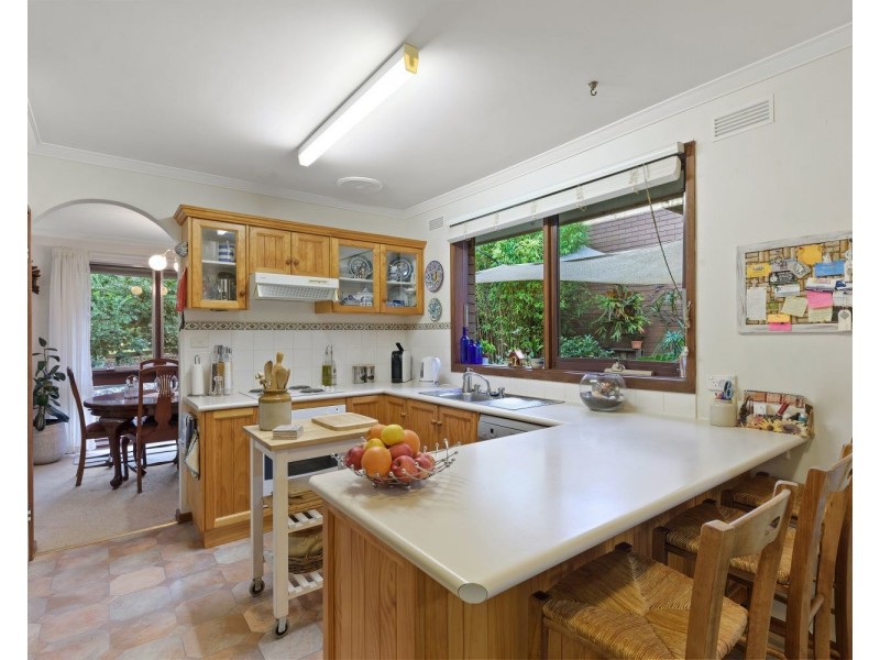 18 Gordon Street, Spring Gully VIC 3550
