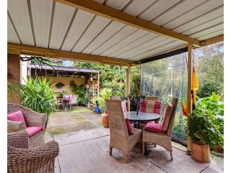 18 Gordon Street, Spring Gully VIC 3550