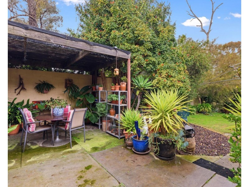 18 Gordon Street, Spring Gully VIC 3550