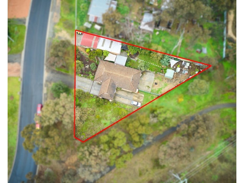 18 Gordon Street, Spring Gully VIC 3550