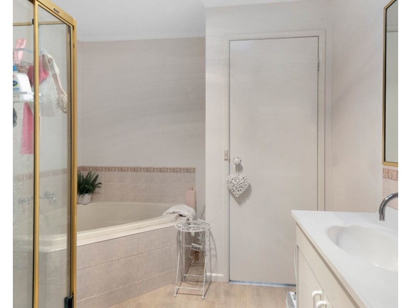 18 Truscott Street, Long Gully VIC 3550