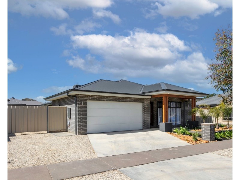 37 Cumberland Terrace, Strathfieldsaye VIC 3551