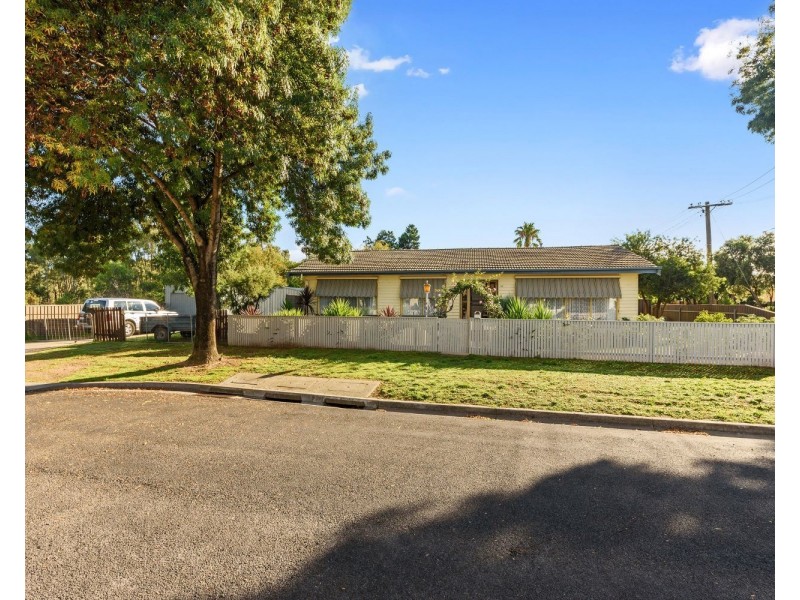 44 Fifth Avenue, White Hills VIC 3550