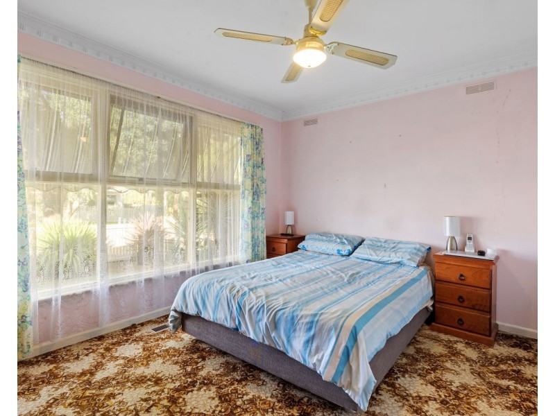 44 Fifth Avenue, White Hills VIC 3550