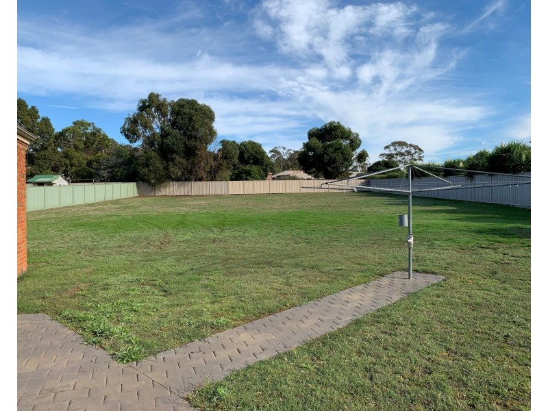 2 Cameron Court, Epsom VIC 3551