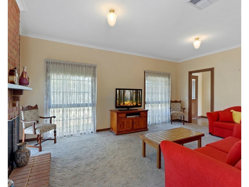 2 Cameron Court, Epsom VIC 3551