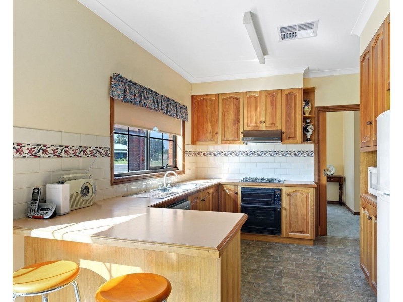 2 Cameron Court, Epsom VIC 3551