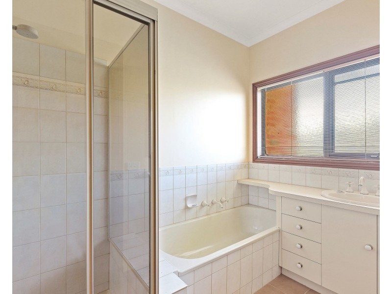 2 Cameron Court, Epsom VIC 3551